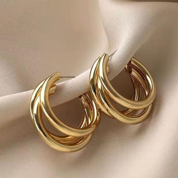 Brinco três argolas Tubo Liso Banhado a Ouro 18k